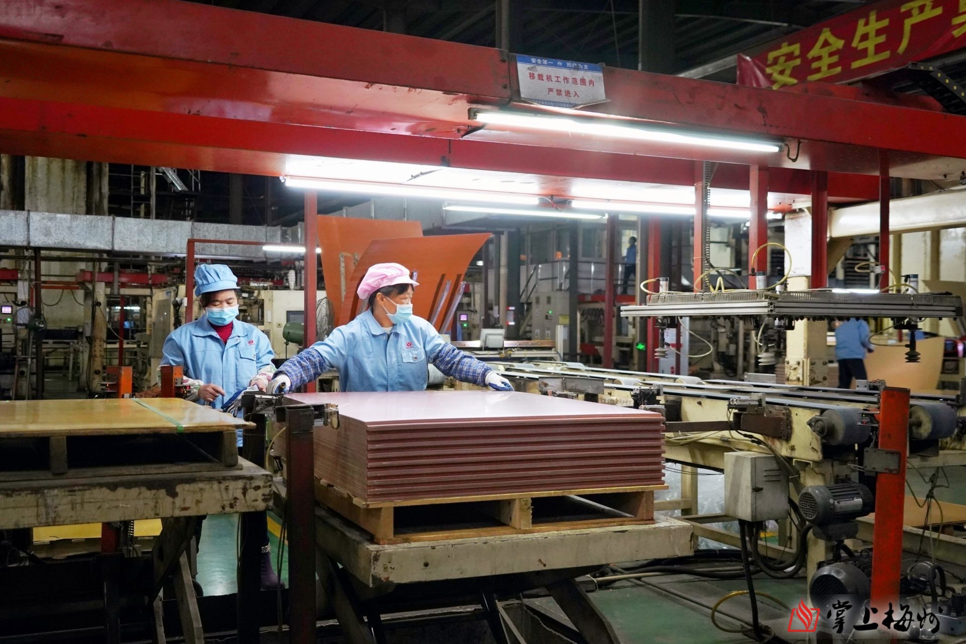 安心返鄉(xiāng)來 發(fā)展路更寬！梅州市威利邦電子科技有限公司深耕主業(yè)提升效能